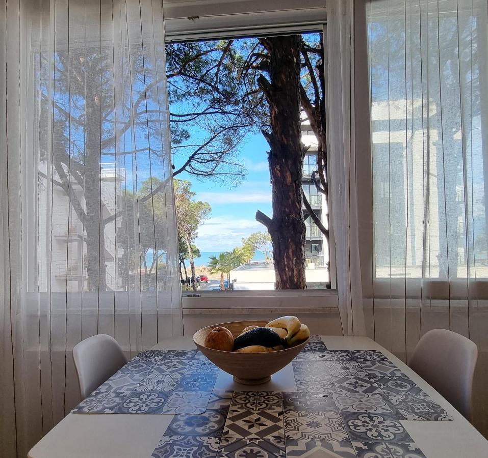 Hana Seaview Apartment Golem  Exterior photo