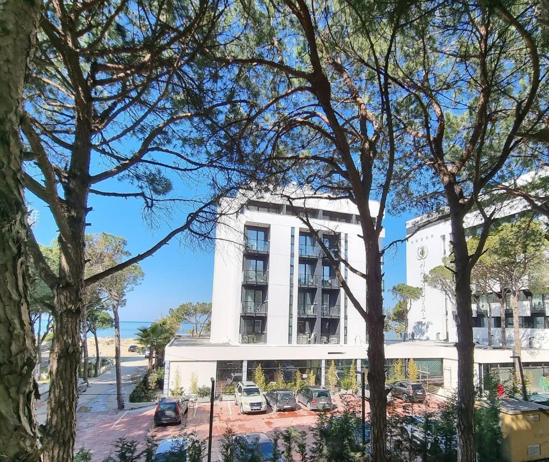Hana Seaview Apartment Golem  Exterior photo