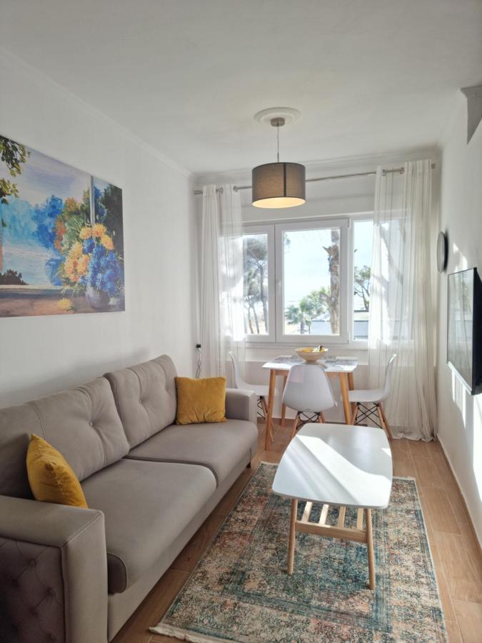 Hana Seaview Apartment Golem  Exterior photo