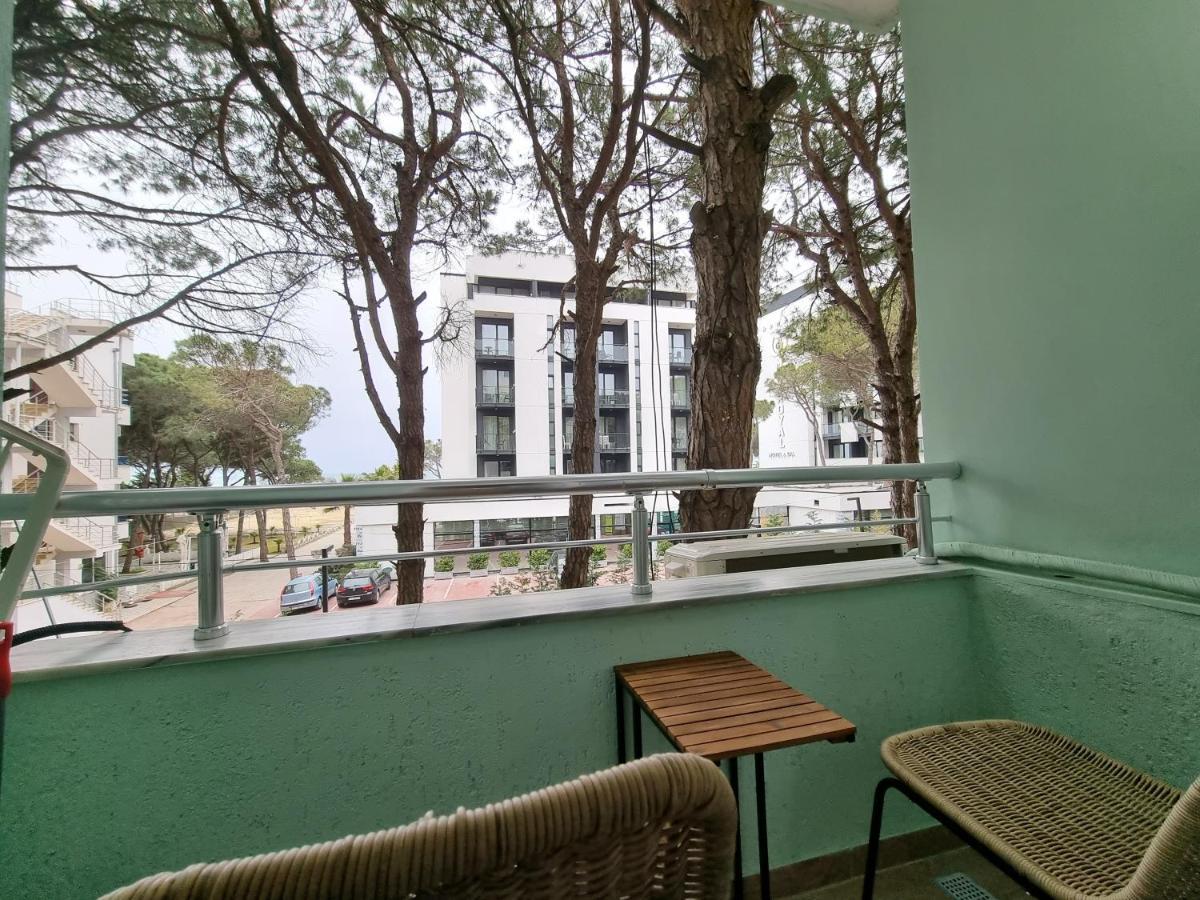 Hana Seaview Apartment Golem  Exterior photo