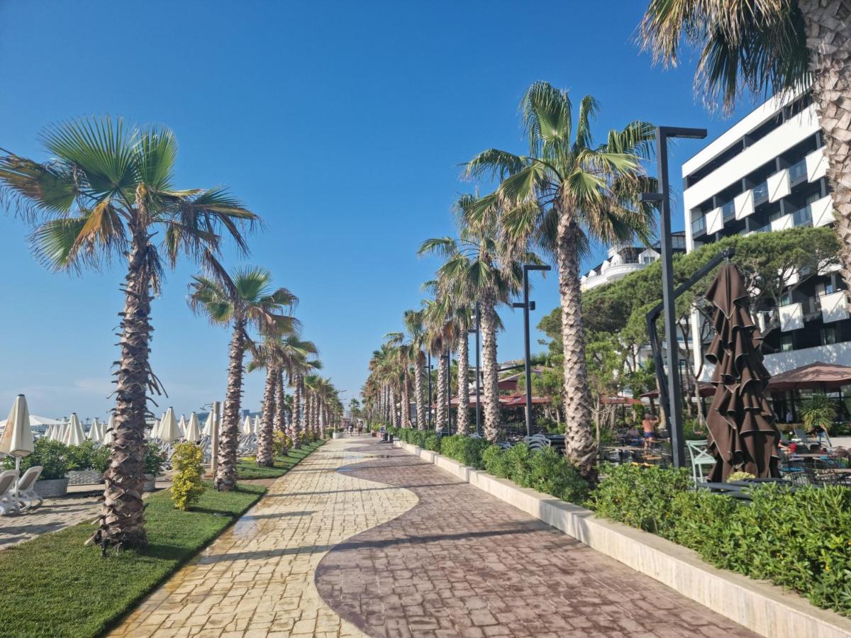 Hana Seaview Apartment Golem  Exterior photo